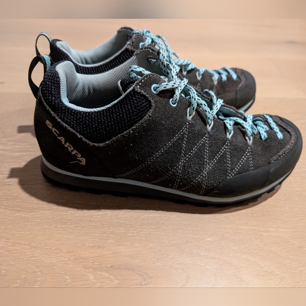Scarpa Women's Crux Approach Hiking Shoes Black and Blue Size 7.5